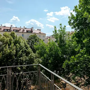 Apartament Gagarina 12 - Piekny Apartament Przy Lazienkach Krolewskich - Duze Lozko 160x200cm - Bardzo Duzy Balkon - Wifi - Telewizja Kablowa - Bezplatna Strefa Parkowania - Better, Warszawa